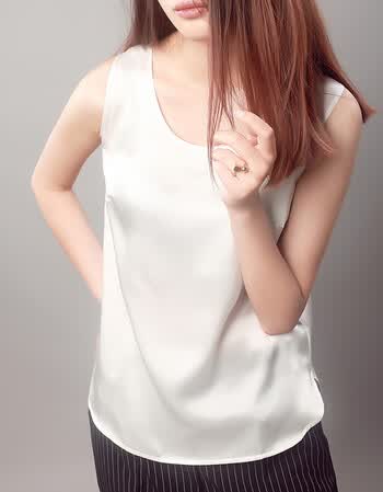 真丝吊带打底背心女 桑蚕丝上衣纯宽松显瘦色无袖丝绸打底衫 白色 s