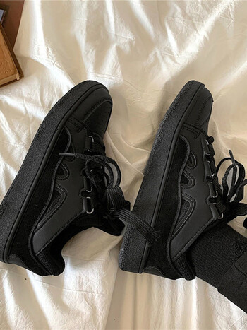 学生秋冬款暗黑风潮流运动鞋女2022休闲鞋女日系轻便百搭小黑鞋子黑色