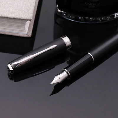 派克（PARKER）2015卓尔磨砂黑杆白夹墨水笔