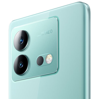 iqoo8对比neo5（vivoiQOO Neo8手机评测说真相）