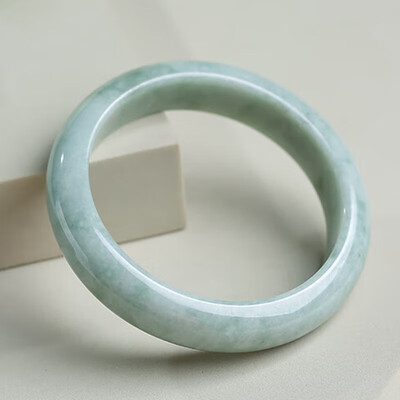 喜东祥冰糯种翡翠手镯61-62mm翡翠玉石评测说真相（喜东祥翡翠玉石怎么样）