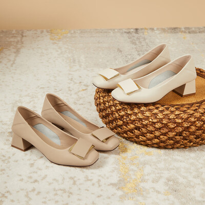 达芙妮法式粗跟鞋 杏37高跟鞋靠谱吗,揭秘内幕(达芙妮高跟鞋属于什么档次)