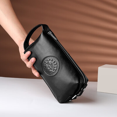 手拿包选购攻略推荐:卡帝乐鳄鱼手拿包买他错不了!