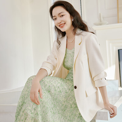 伊芙丽西装怎么样(伊芙丽 米白色休闲西装外套160/84A/M西服测评看真相)-图片2