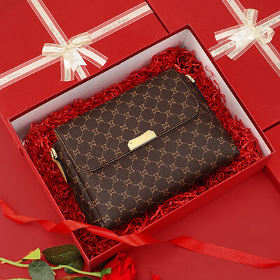 马纱兰提包包质量好吗(马莎兰缇复古印花单肩包型号:深棕配杏斜挎包质量烂不烂)