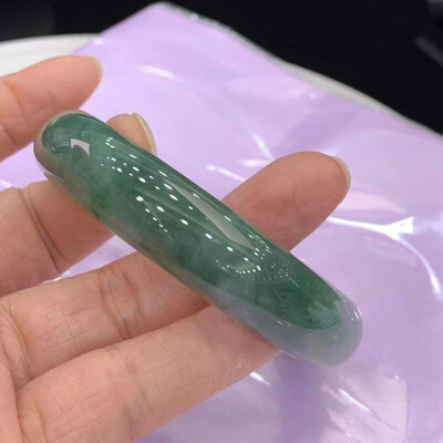 喜东祥冰糯种翡翠手镯女款带证书翡翠玉石到底如何,值得入手吗（喜东祥翡翠玉石怎么样）-图片2