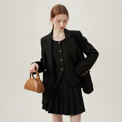 范思恩蓝这个牌子衣服好吗(范思蓝恩 24FS11075 女西装 黑色 S码西服质量烂不烂)