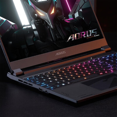 技嘉aorus15怎么样（技嘉AORUS 15游戏本值得手入吗）