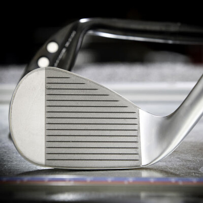 卡拉威高尔夫球杆初级与中级的区别（卡拉威高尔夫挖起杆JAWS RAW MD6高尔夫球杆是否值得入手）