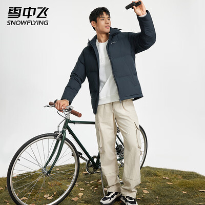 雪中飞男款羽绒服怎么样（雪中飞 男士连帽羽绒服 黑色 8056 185/100A男士羽绒服质量烂不烂）