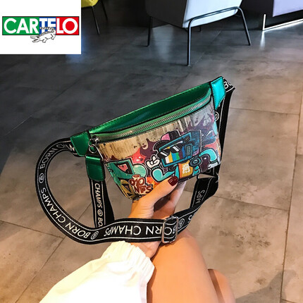 卡帝乐鳄鱼（CARTELO）涂鸦卡通小包包女夏2022新款潮时尚网红腰包百搭in 绿色