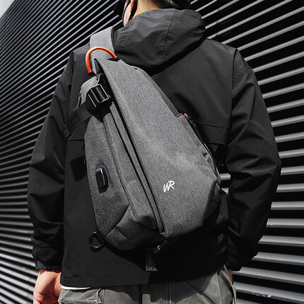 轻骑者 斜挎包男士潮牌胸包单肩包跨包休闲多功能时尚小背包 3050黑色