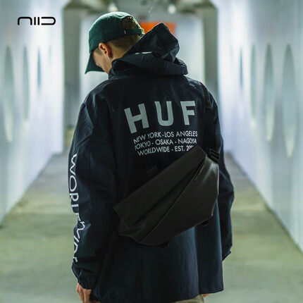 NIID潮牌男生挎包单肩包包皮质斜挎包男邮差包黑标R1 Black Label 子夜黑