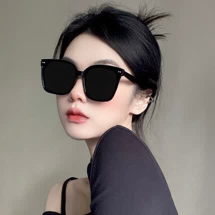 乐卡利墨镜女男士太阳眼镜网红高级感颜值拍照好看大框显脸小 无字墨镜【黑框灰普通片】