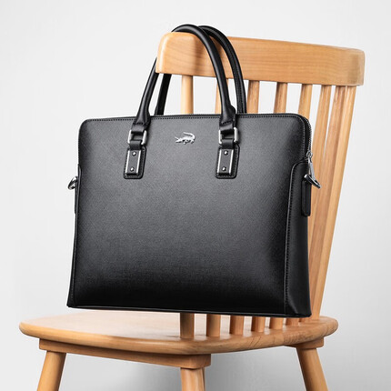 卡帝乐鳄鱼CARTELO公文包男包商务休闲手提包单肩斜挎电脑包黑色