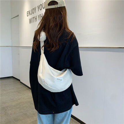 四万公里饺子包帆布包斜挎包学生上课包包ins风日系大容量休闲通勤单肩包