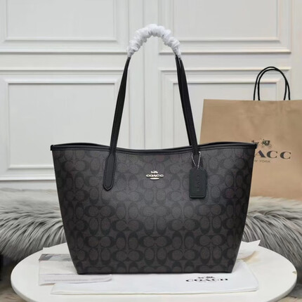 酷奇袋鼠（KUQIDAISHU）潮流包包C家吸扣city33托特包皮质女包老花购物袋单肩女包包 黑咖色 33.29