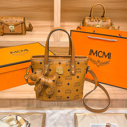 ck包包是什么档次的品牌？ck包包多少钱一个？