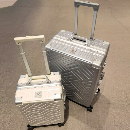 漫游【5506】铝框行李箱万向轮拉杆箱旅行箱包登机箱男小密码箱子 珍珠白 24英寸