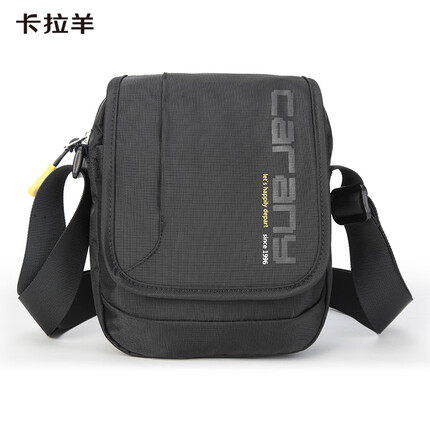 卡拉羊单肩包男士斜挎包多隔层帆布包休闲小包户外胸包CX4008黑色