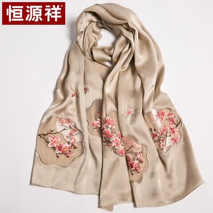 恒源祥丝巾女妈妈送礼真丝围巾披肩女海边沙滩女士围脖母亲节礼盒 香槟