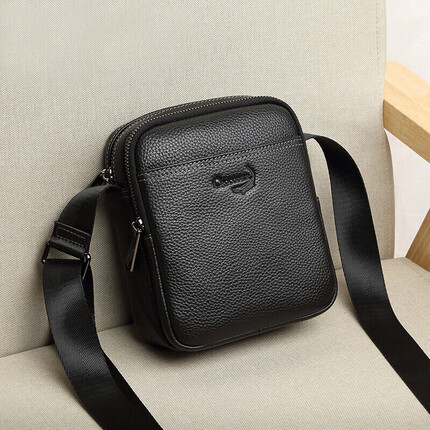 鳄鱼恤真皮青年男包包头层牛皮时尚潮流手机包男士斜挎单肩包送男友CA1XT9601黑