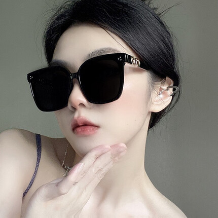 乐卡利墨镜女男士太阳眼镜网红高级感颜值拍照好看大框显脸小 米钉双环墨镜【亮黑全灰】