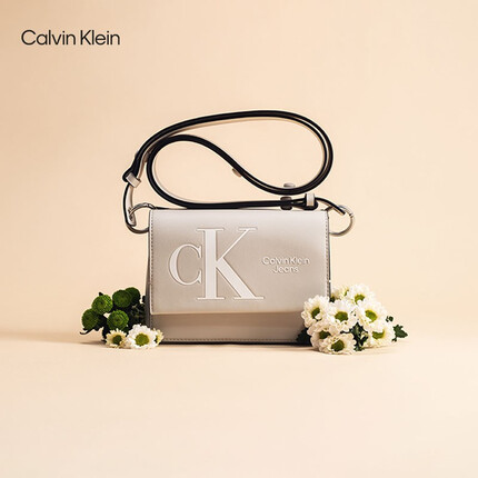 Calvin Klein女包时尚可卸宽肩带醒目压纹字母翻盖单肩斜挎包礼物DH3106 137-白色 OS