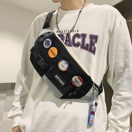 卡卡树胸包男斜挎包男士单肩包女 韩版大容量新款休闲腰包运动时尚多功能百搭耐磨防泼水 黑色【带太空人挂件+4枚随机徽章】