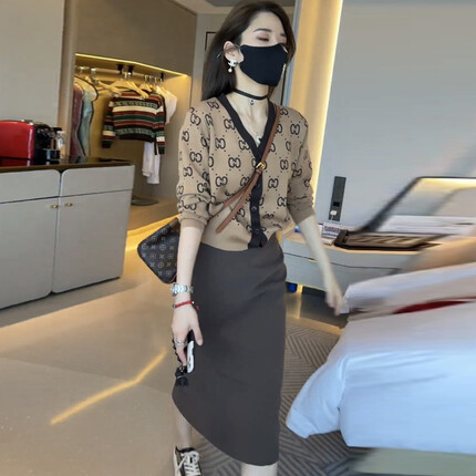 米珀莉针织小香风连衣裙秋冬女装新款2023年套装时尚气质上衣开叉一步裙 卡其色 XL