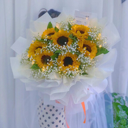 鲜花情中考向日葵花束同城配送父亲老师女朋友老婆生日毕业季花束 7朵向日葵满天星花束长纱款·喜欢 同城配送 支持预约日期