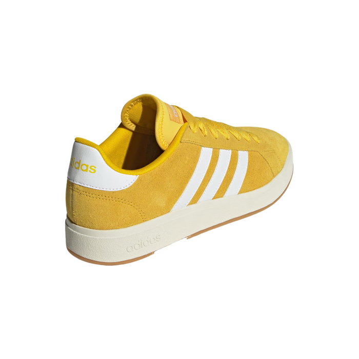 休闲鞋品牌排行前十名：揭秘这10款舒适透气超百搭爆品