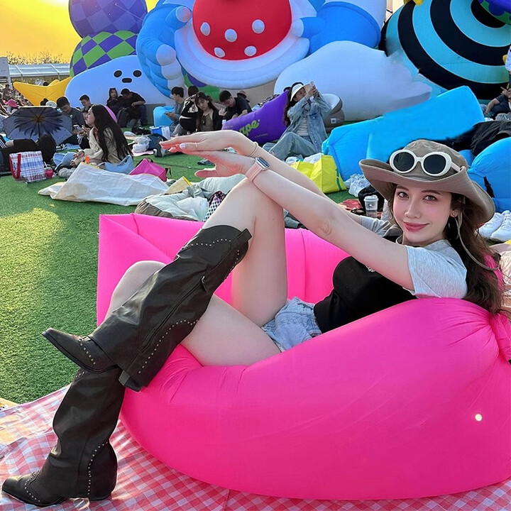 斐月伽户外充气沙发音乐节懒人便携露营气垫床空气沙发房车野营躺椅装备 玫红 配收纳袋