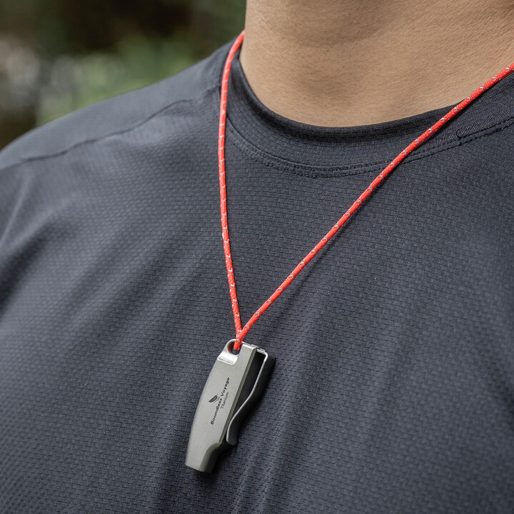 必唯纯钛户外口哨应急求生哨子野营登山徒步便携哨子防水不生锈 Ti9028O 海豚120分贝