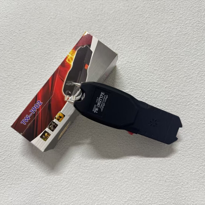 TW1902赠送豪华布套USB充电线自带电量显示LED超强灯光带尾绳 黑色TW1902