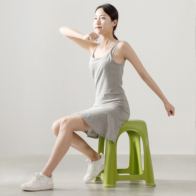 茶花塑料凳子高脚凳加厚家用客厅简约防滑餐桌凳折叠便携板凳4个 橘色（爱乐中凳33*33*34cm） 【4只装】