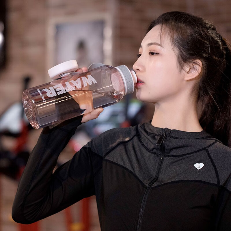 茶花格瑞斯水杯大容量塑料水杯男便携水瓶杯户外运动大号水壶女 【900ml】浅粉色