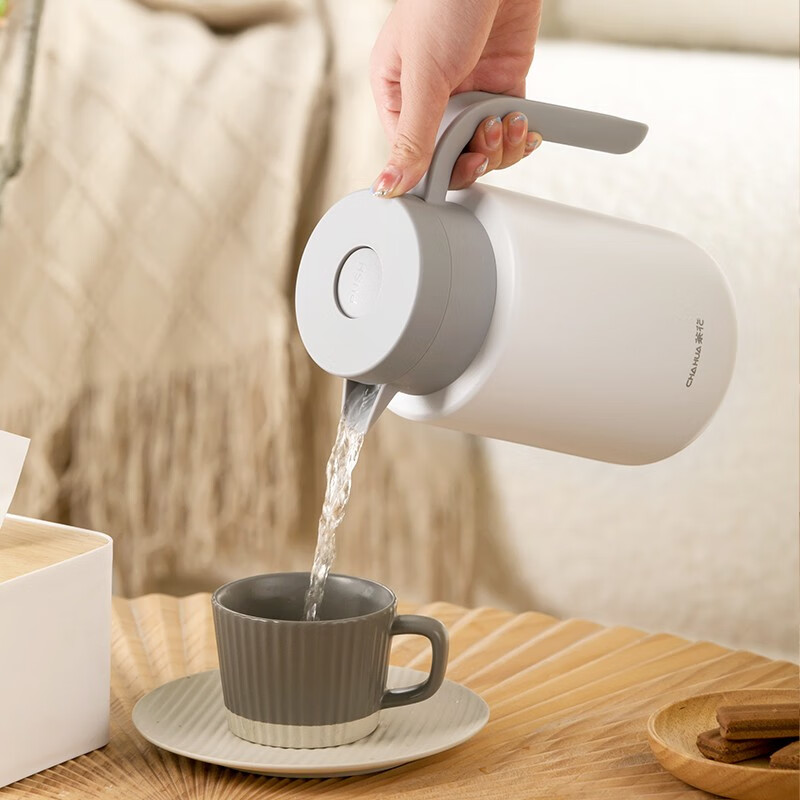 茶花（CHAHUA） 茶花保温水壶家用大容量便携热水壶学生热水瓶保温水瓶不锈钢 【1.7L】白色