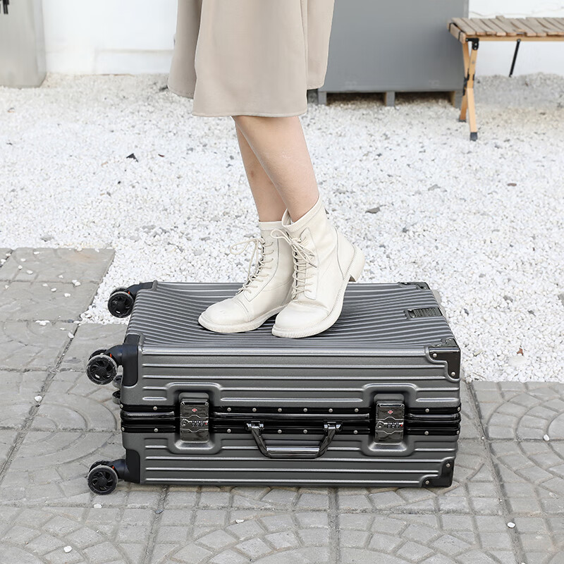 艾逸瑶选复古铝框拉杆箱 XB-1850 行李箱卡扣