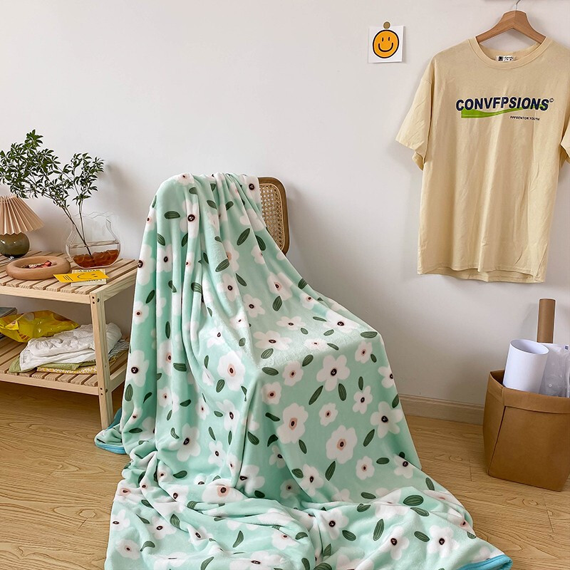 伊伊爱 柔软舒适好梦亲肤保暖牛奶绒毯 春晓 150*200cm/Y0HG02100047