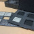 芯片样品盒收纳盒集成摆放黑色凹槽格子海绵ic存放试验周转 大款 J 92*120*16mm 内格尺寸11