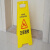 正在清洁小心地滑警示牌a字卫生间提示标识指示牌打扫清扫进行中 正在施工