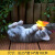 应思太阳能猫咪灯户外庭院灯阳台花园装饰摆件院子布置防水创意动物灯 抓蝴蝶的小猫咪