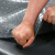 海斯迪克 PVC防滑地垫(15米) 防水塑胶车间橡胶地毯 牛津加厚款 人字纹0.9米宽(灰色) HKZX-17