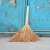 大竹扫把 环卫大扫把竹马路扫竹子户外加大加宽扫院子扫帚塑料丝 6号高粱加厚精制小扫把 高0.8米