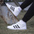阿迪达斯 （adidas）板鞋男鞋2024春季新款中帮运动鞋皮面透气缓震网球休闲鞋 H02980 42