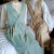 上海紫羲法式V领围裙家用厨房薄款2022新款时尚棉麻宽松透气logo印字 茶色 均码