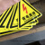 有电危险警示贴 三角形 安全标识 当心触电 贴纸 警示标识 有电危险 2x2cm