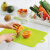 INOMATA 日本进口菜板 切菜面板 塑料菜板可弯曲方形塑料砧板 分类案板 四色 橙色-蔬菜专用