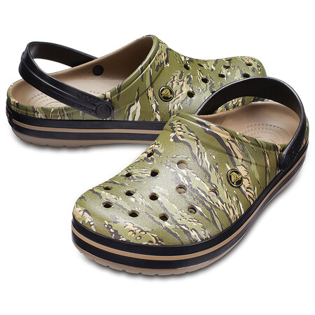 crocs dark camo green